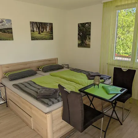 Und Tinyhouse Benediktusquelle *